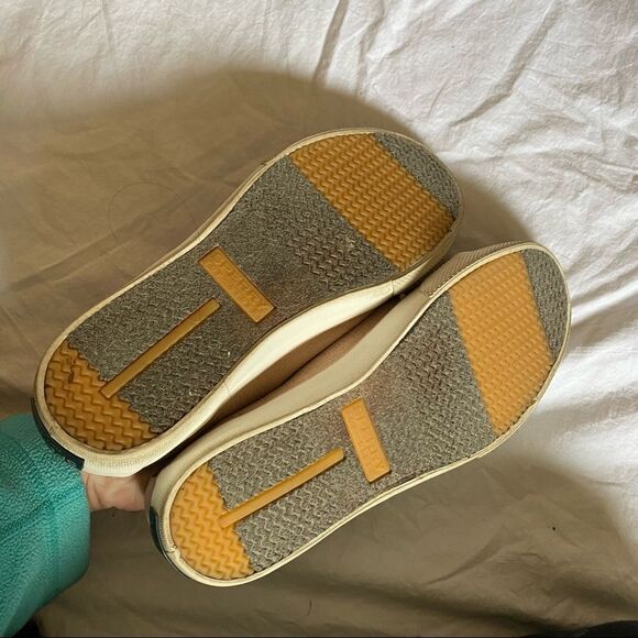 🍄 Sperry Preppy Gold and Pink Shoes - Picture 5 of 7